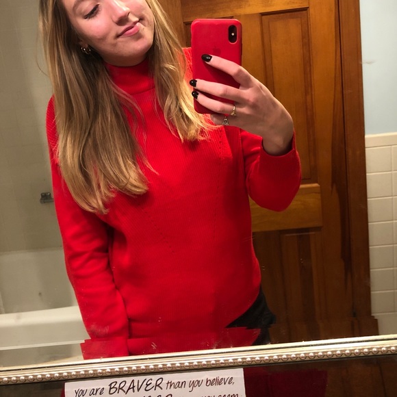 Perfect red Christmas sweater - Picture 1 of 2